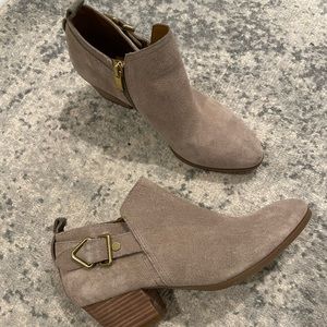 Franco Sarto tan suede booties. SZ 7.5
